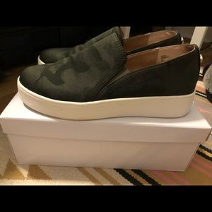 Steve Madden Camouflage Zayna Sneakers Size: 9